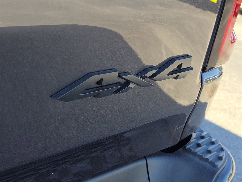 New 2026 Ram 1500 LONE STAR CREW CAB 4X4 5'7 BOX Pickup