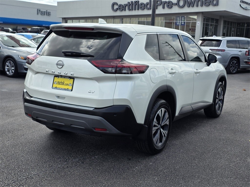 2022 Nissan Rogue SV photo 4