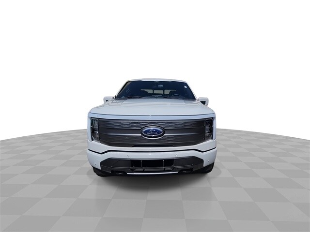 2023 Ford F-150 Lightning Lariat photo 3