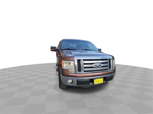 2011 Ford F-150 XLT photo 2
