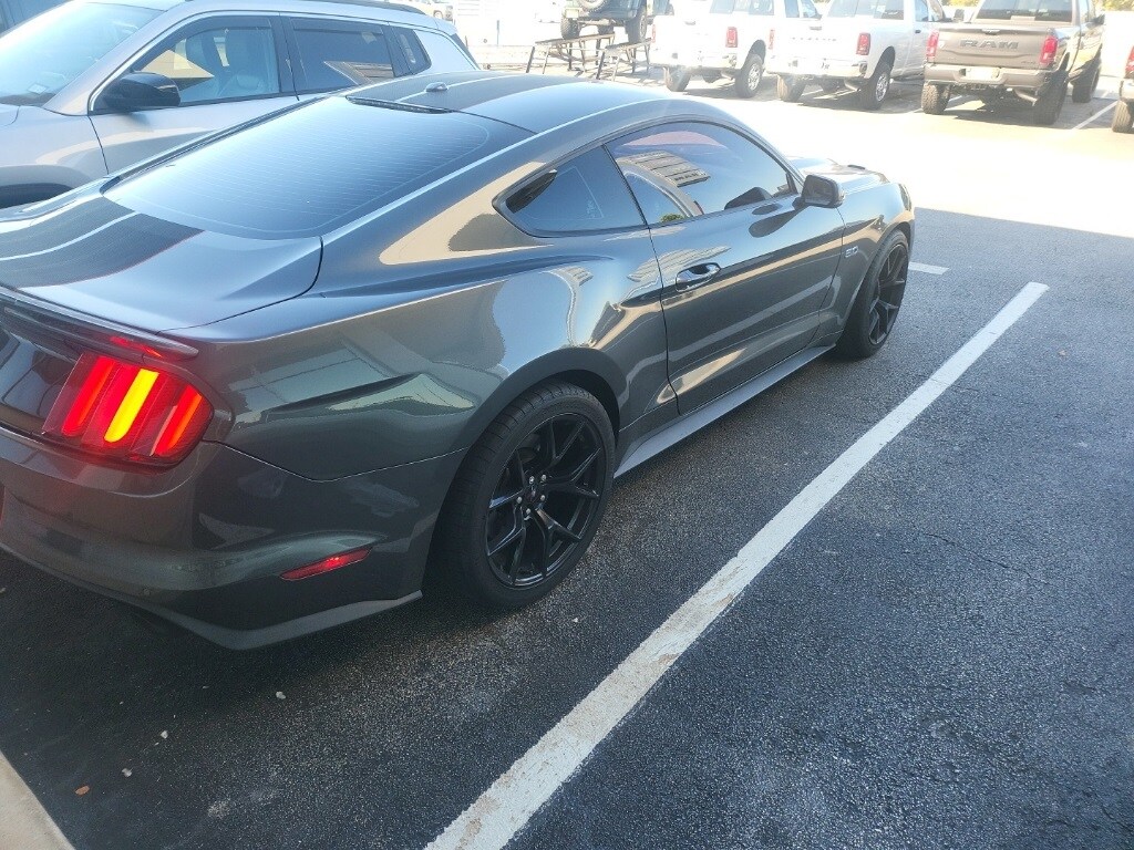 2017 Ford Mustang GT photo 3