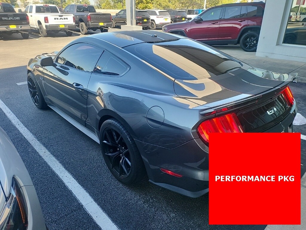 2017 Ford Mustang GT photo 4