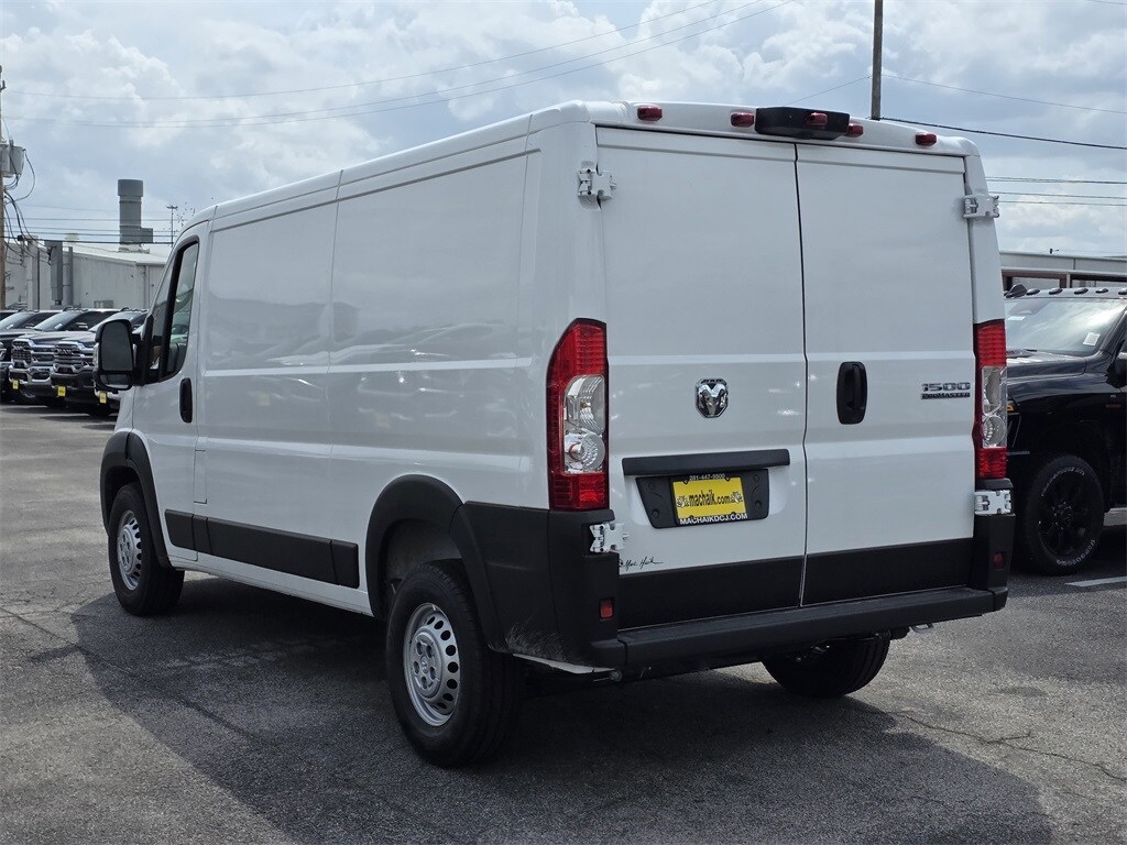 2025 Ram ProMaster 1500 Tradesman Cargo Van photo 4