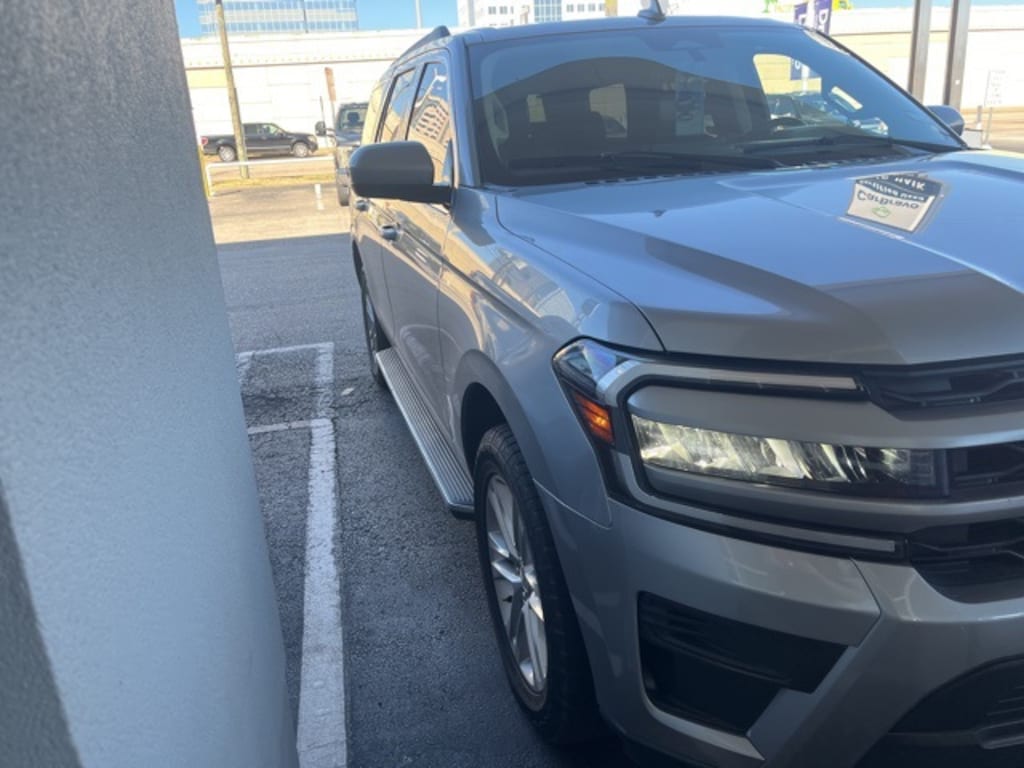Used 2022 Ford Expedition XLT SUV