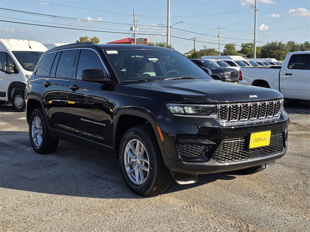 New 2025 Jeep Grand Cherokee LAREDO X 4X2 Sport Utility