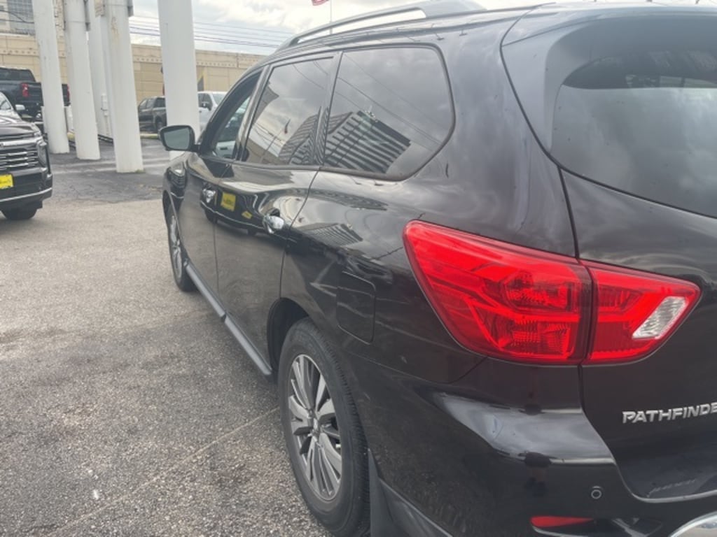 Used 2018 Nissan Pathfinder SL SUV