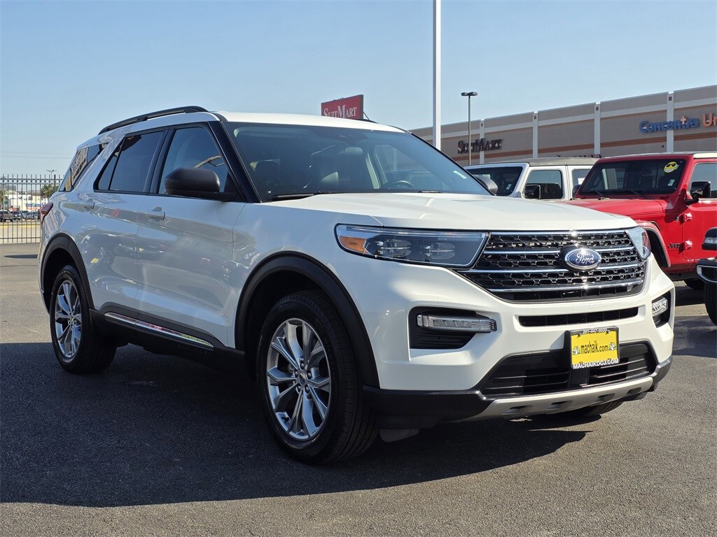 2024 Ford Explorer XLT photo 2