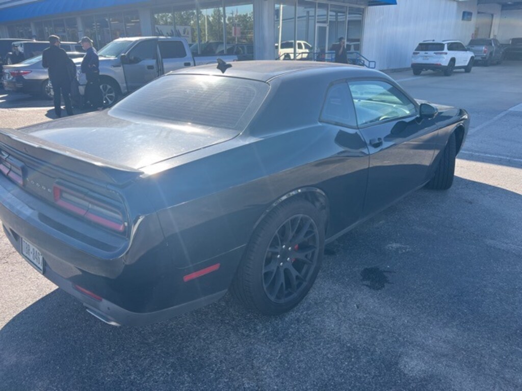 Used 2015 Dodge Challenger SXT Coupe