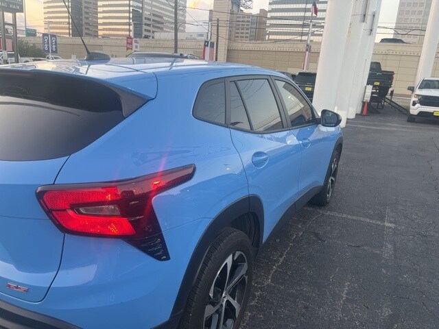 2024 Chevrolet Trax photo 2