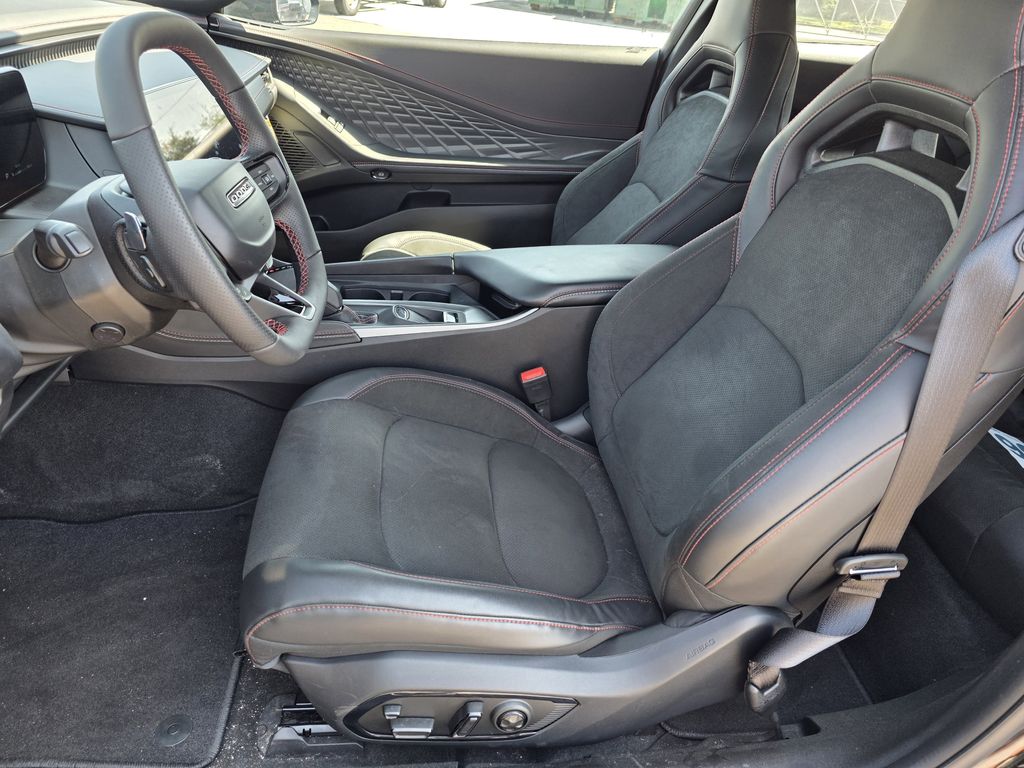 2025 Dodge Charger Daytona Scat Pack - Photo 8