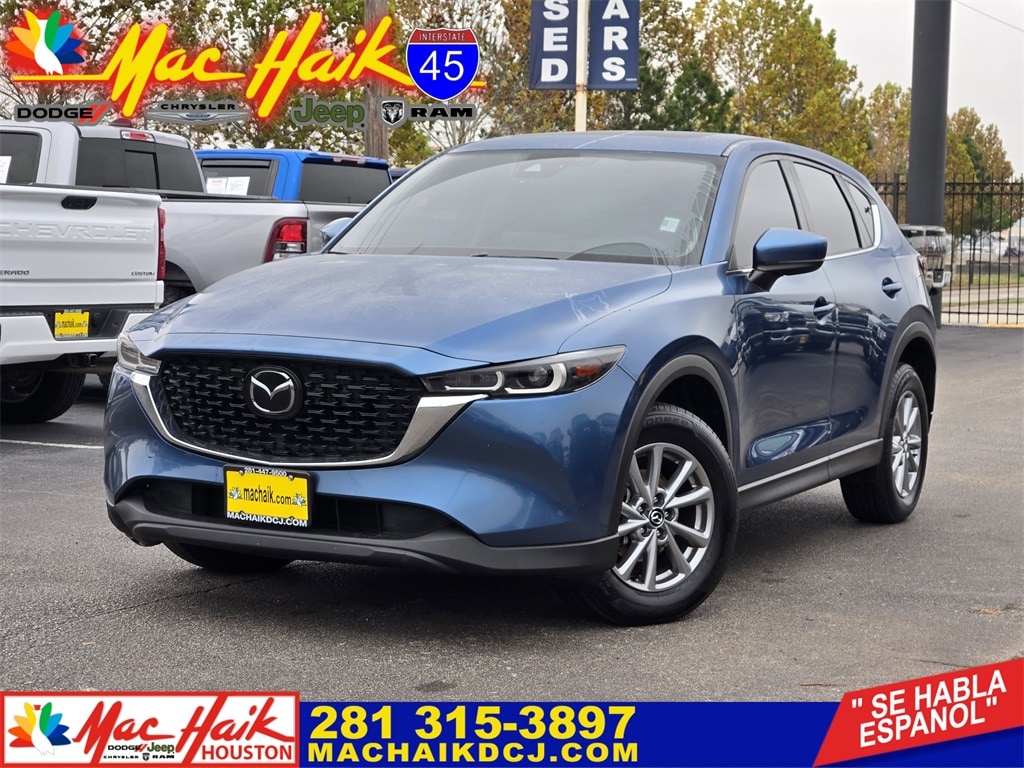 2022 Mazda CX-5 S Preferred package's photo