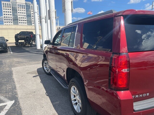 2018 Chevrolet Tahoe LT photo 3