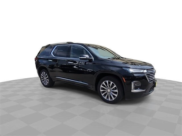 2023 Chevrolet Traverse Premier photo 2
