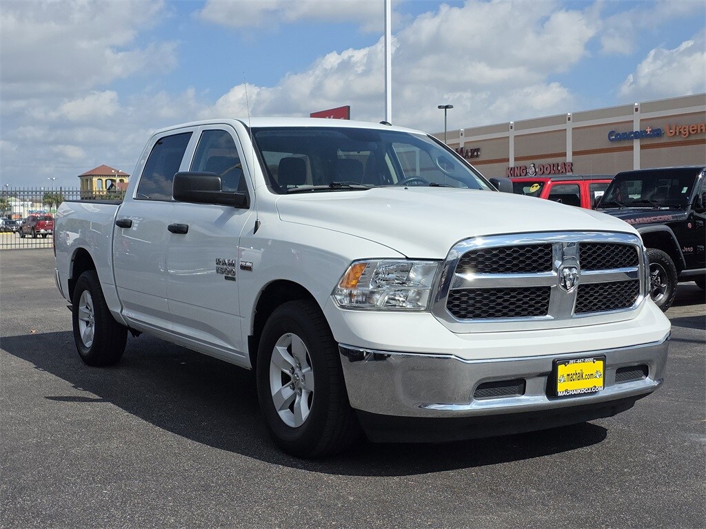 2022 Ram 1500 Classic Tradesman photo 3