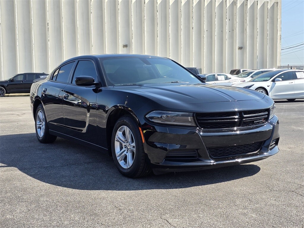 2023 Dodge Charger SXT photo 3