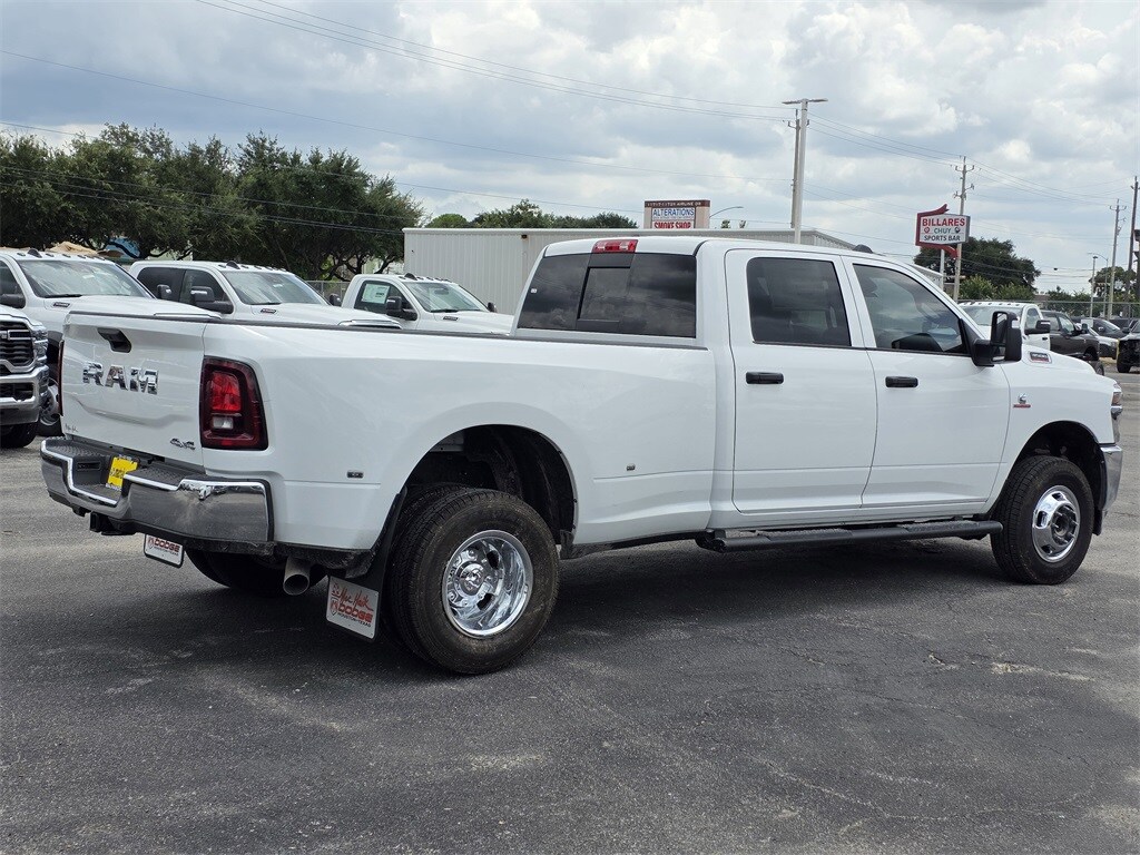 2026 Ram 3500 Tradesman photo 2