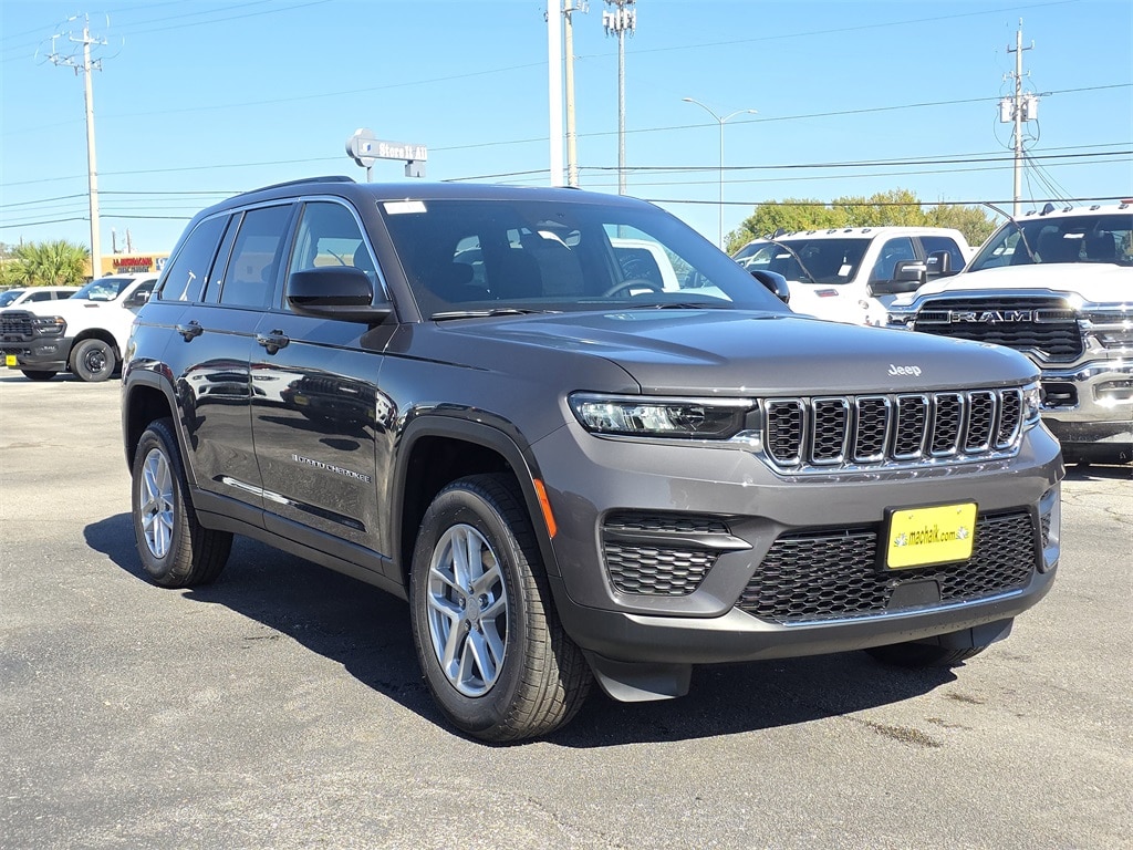New 2025 Jeep Grand Cherokee LAREDO X 4X2 Sport Utility