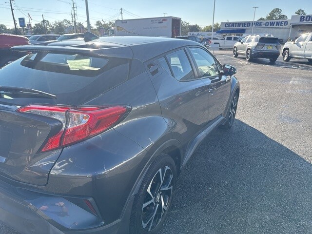 2018 Toyota C-HR XLE photo 2