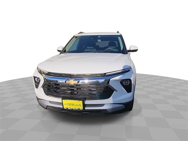 2024 Chevrolet Trailblazer LT photo 3