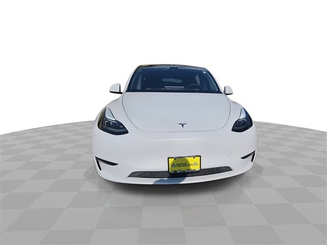 2024 Tesla Model Y Standard Range photo 3