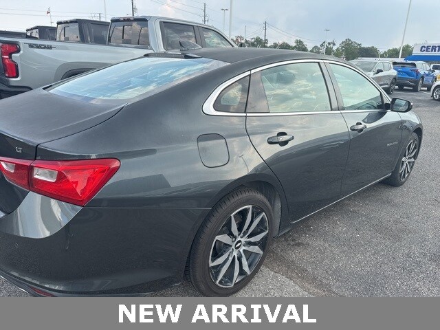 2016 Chevrolet Malibu 2LT photo 2