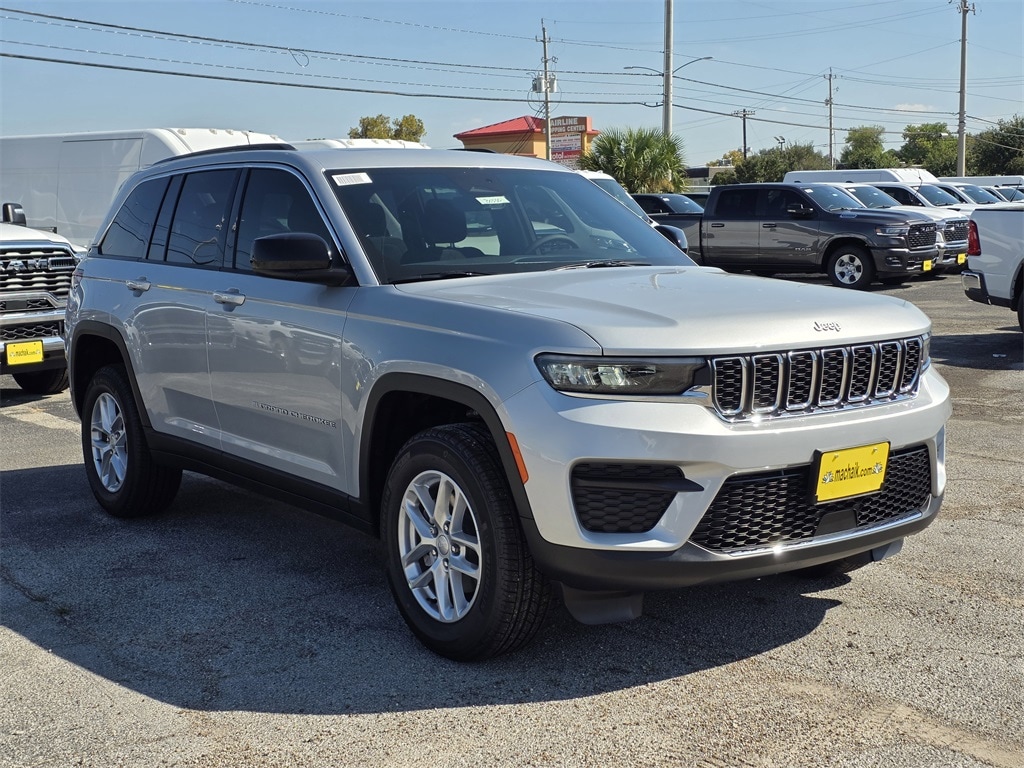 New 2025 Jeep Grand Cherokee LAREDO X 4X2 Sport Utility