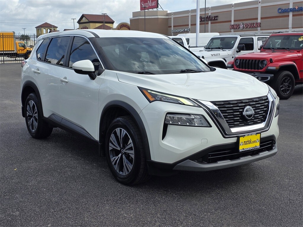 2022 Nissan Rogue SV photo 3