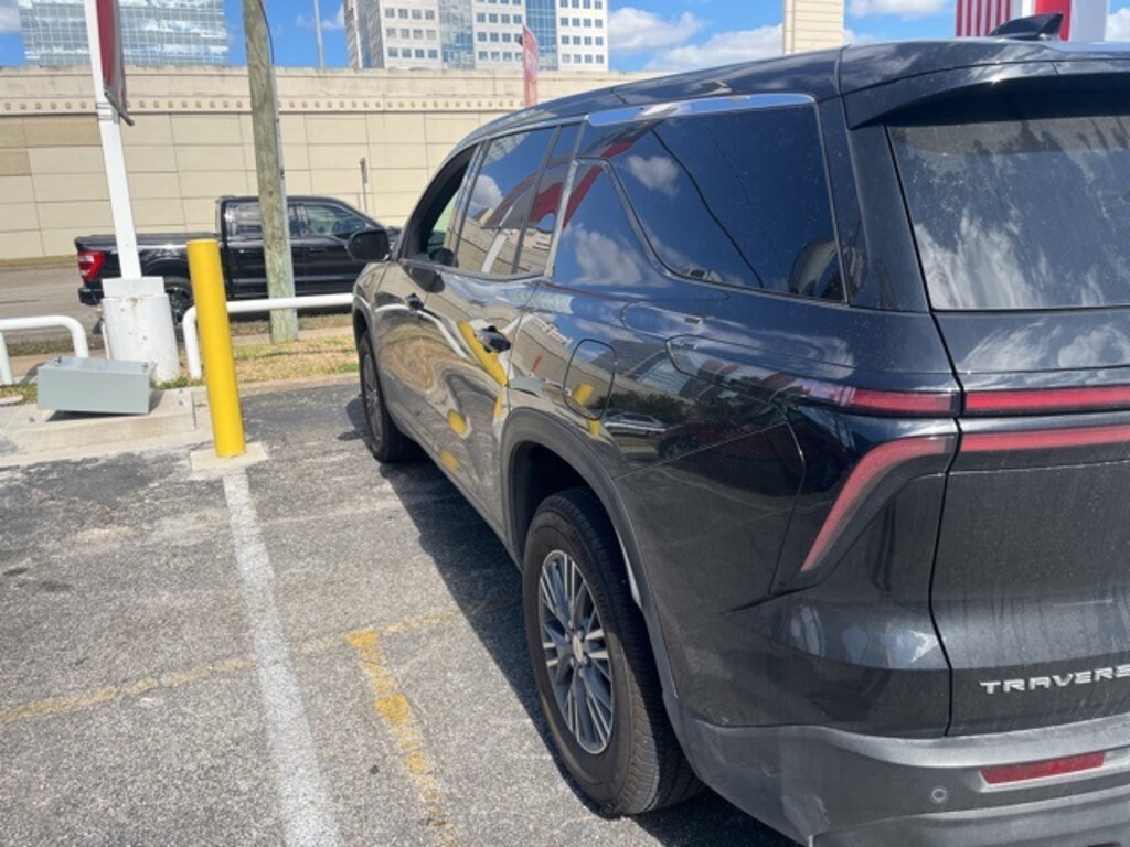 Used 2024 Chevrolet Traverse LS SUV