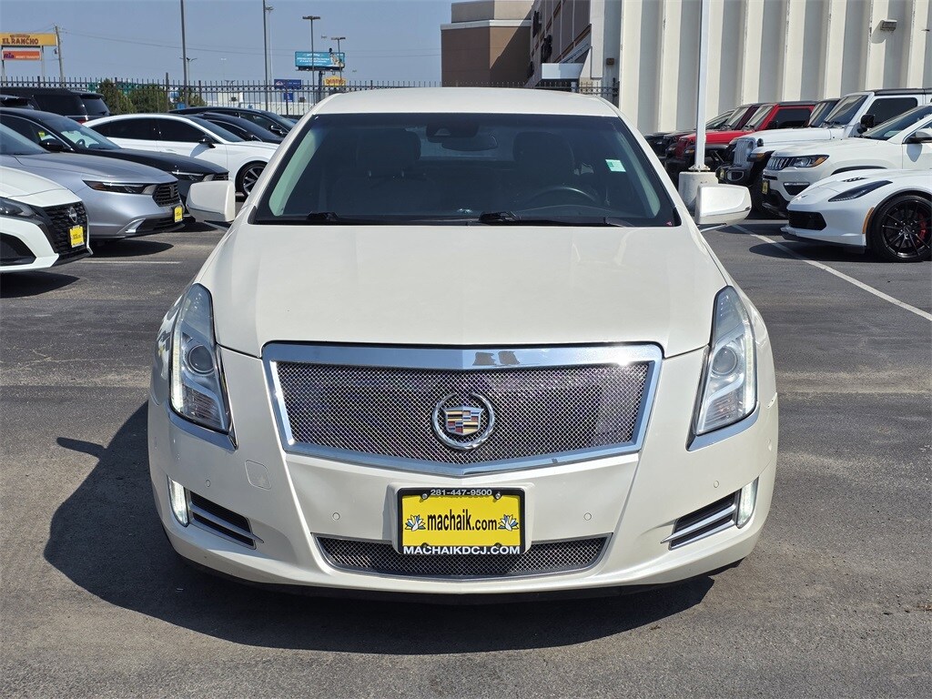 2014 Cadillac XTS Luxury photo 2