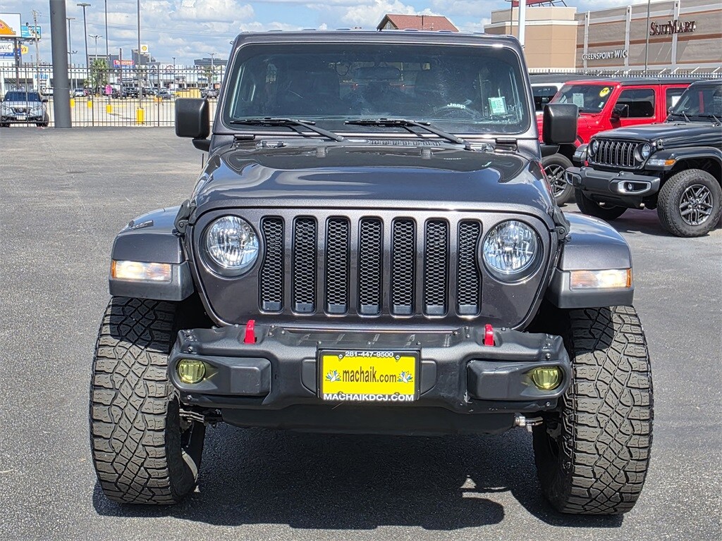 2020 Jeep Wrangler Unlimited Sahara photo 2
