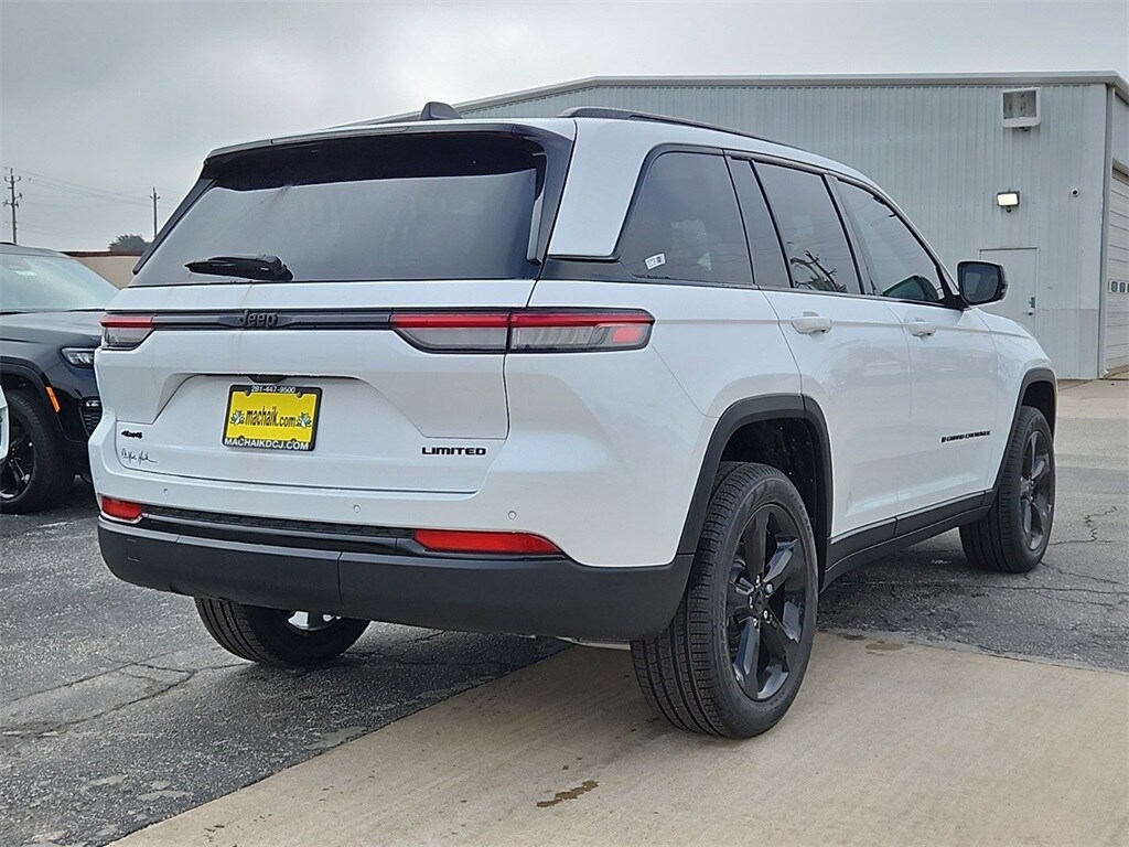 2025 Jeep Grand Cherokee Limited photo 3