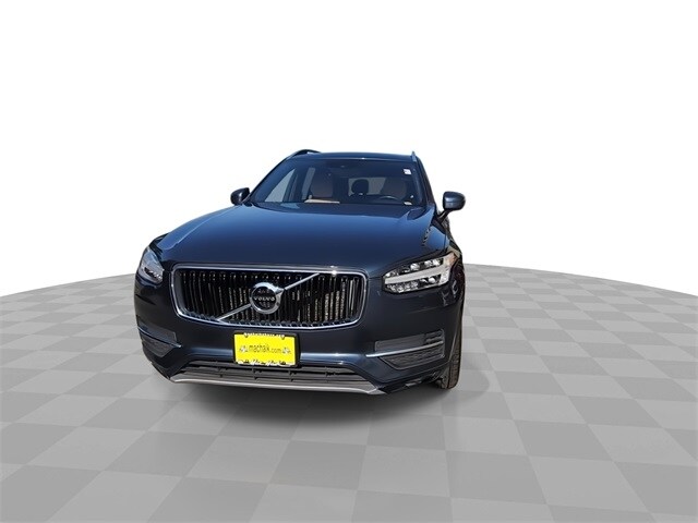 2019 Volvo XC90 T6 Momentum photo 2