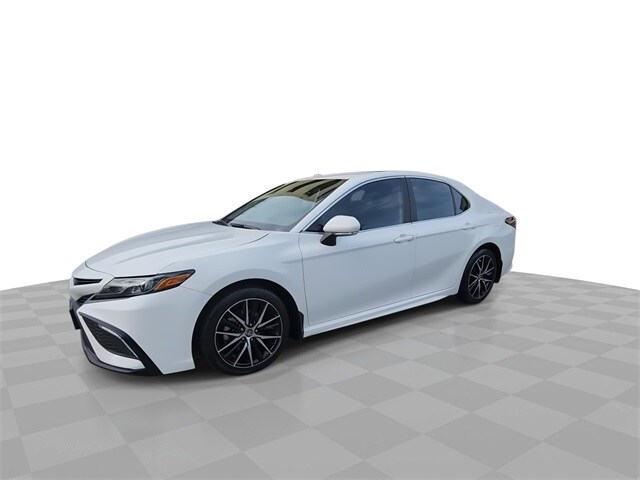 2024 Toyota Camry SE photo 4