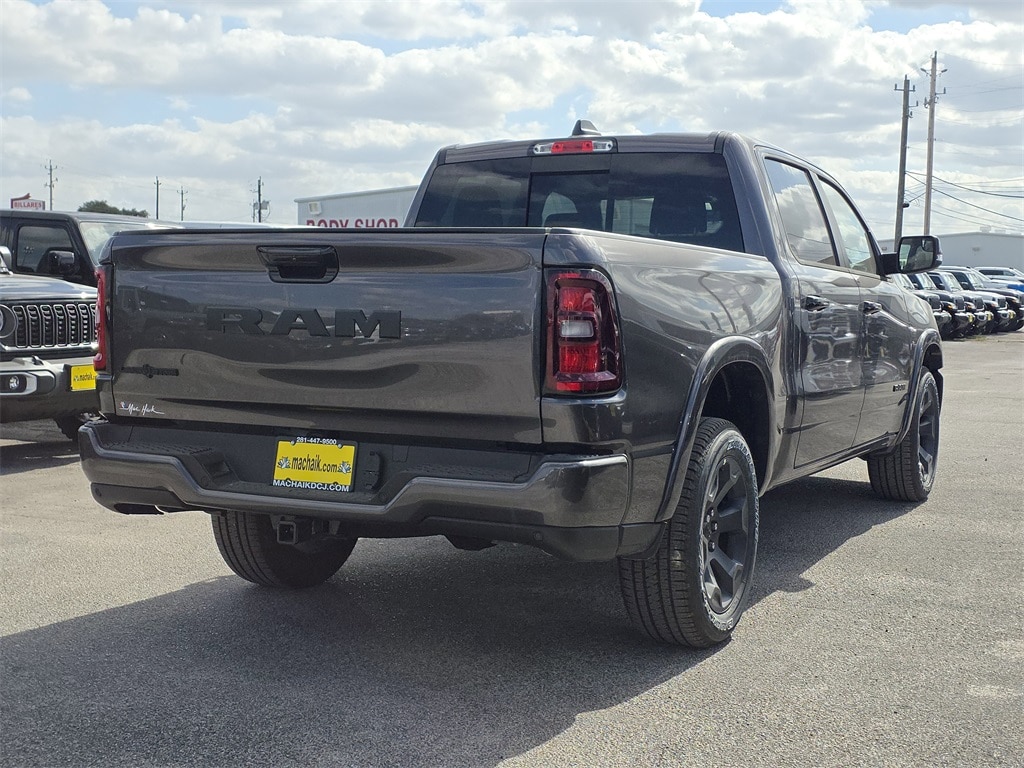 New 2025 Ram 1500 LONE STAR CREW CAB 4X2 5'7 BOX Pickup