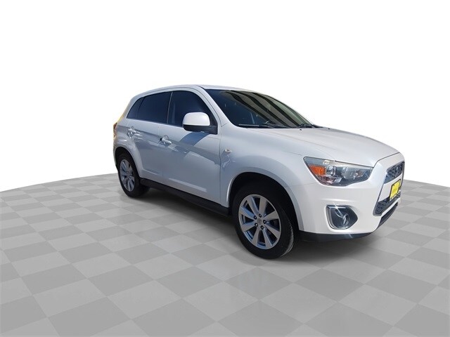 2014 Mitsubishi Outlander Sport SE photo 2