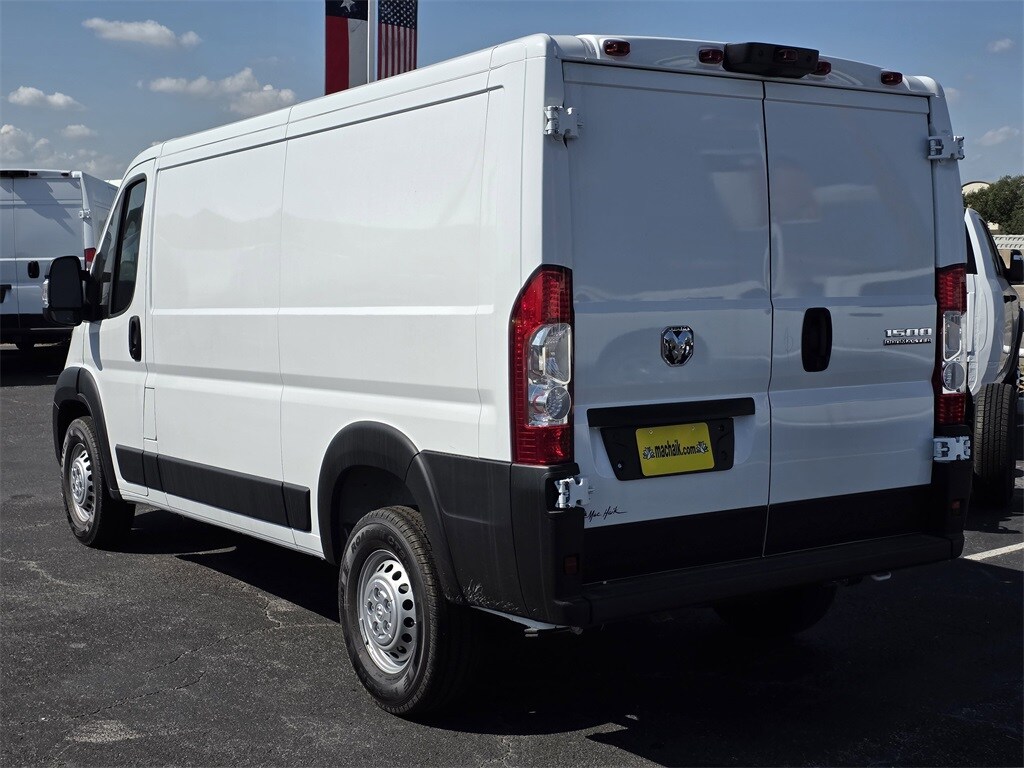 New 2025 Ram ProMaster PROMASTER 1500 TRADESMAN CARGO VAN LOW ROOF 136' W Cargo Van