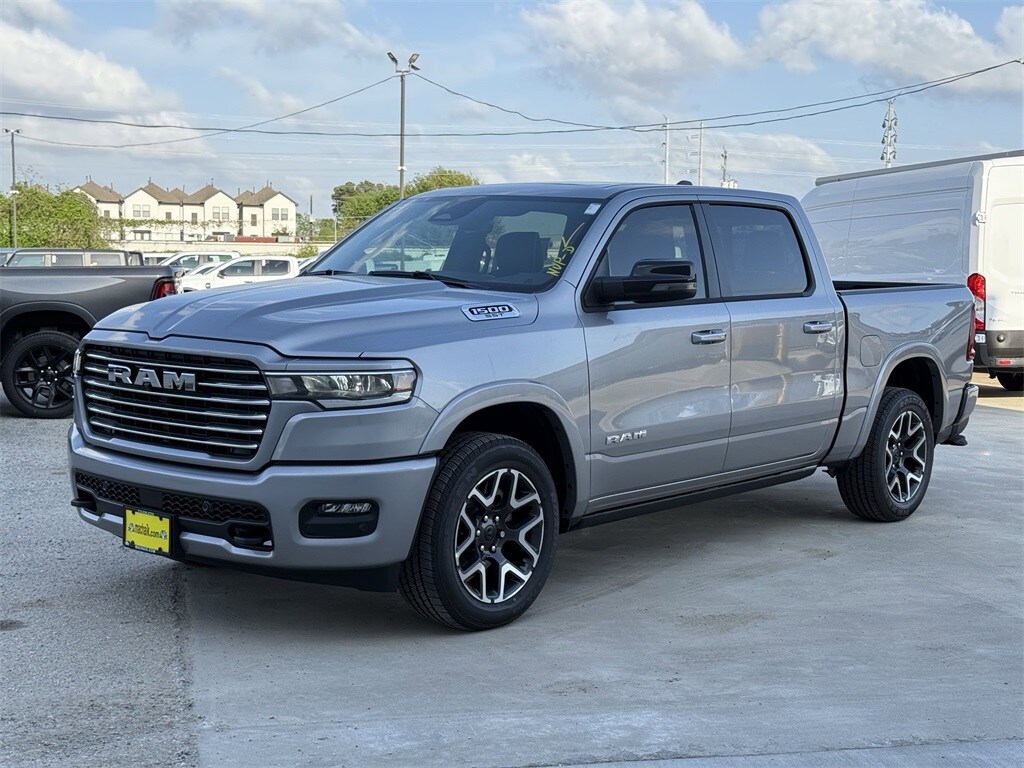 2025 Ram 1500 Laramie photo 4