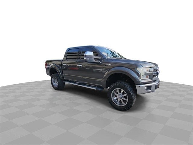 2016 Ford F-150 Lariat photo 2