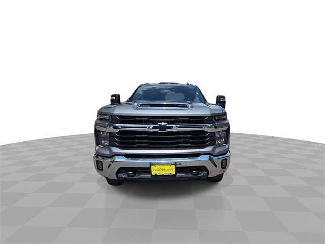 2024 Chevrolet Silverado 2500HD LT photo 3