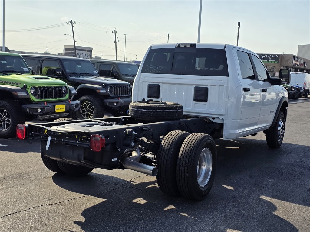 New 2025 Ram 3500 Chassis Cab 3500 BIG HORN CREW CAB CHASSIS 4X4 60' CA Pickup