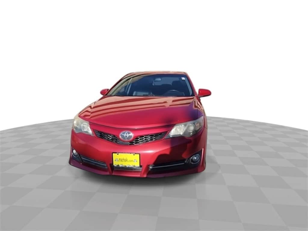 Used 2012 Toyota Camry SE Sedan
