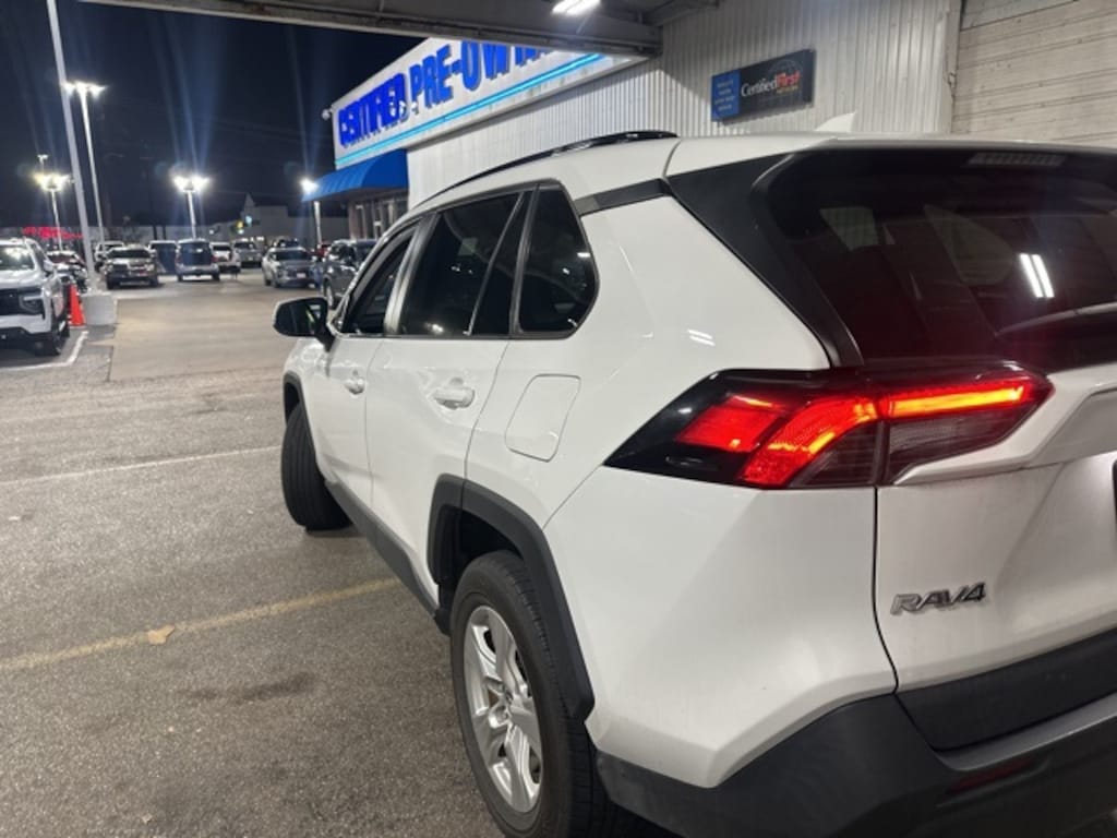 Used 2021 Toyota RAV4 XLE SUV