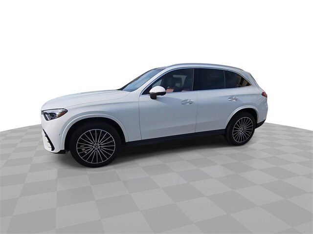 2023 Mercedes Benz GLC 300 photo 3