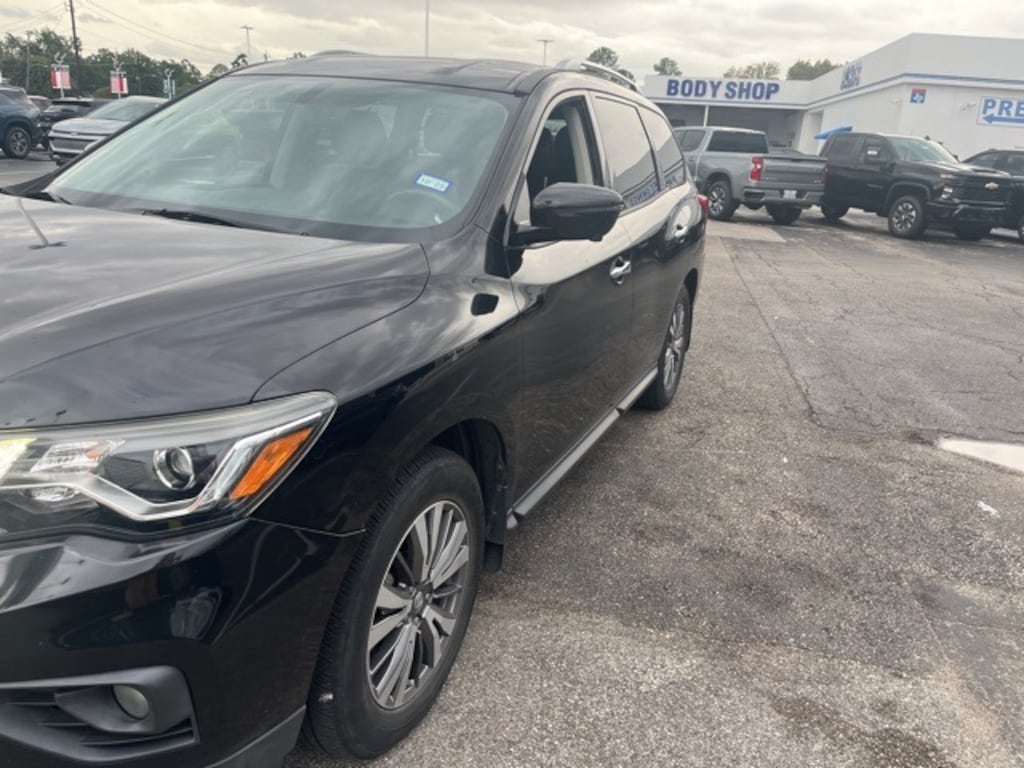 Used 2018 Nissan Pathfinder SL SUV
