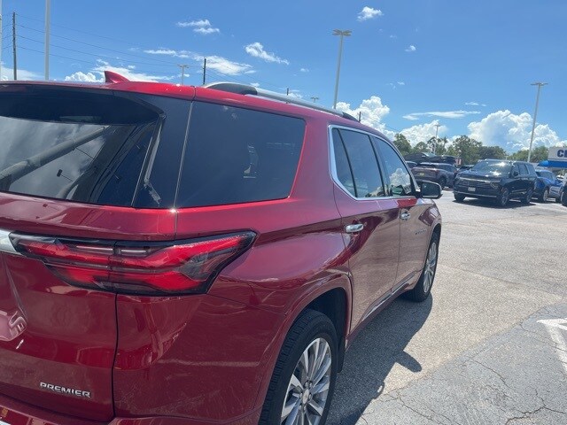 2023 Chevrolet Traverse Premier photo 2