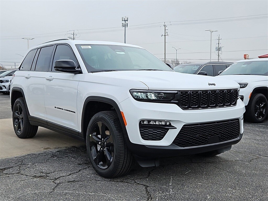 2025 Jeep Grand Cherokee Limited photo 2