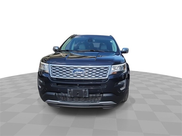 2017 Ford Explorer Platinum photo 2