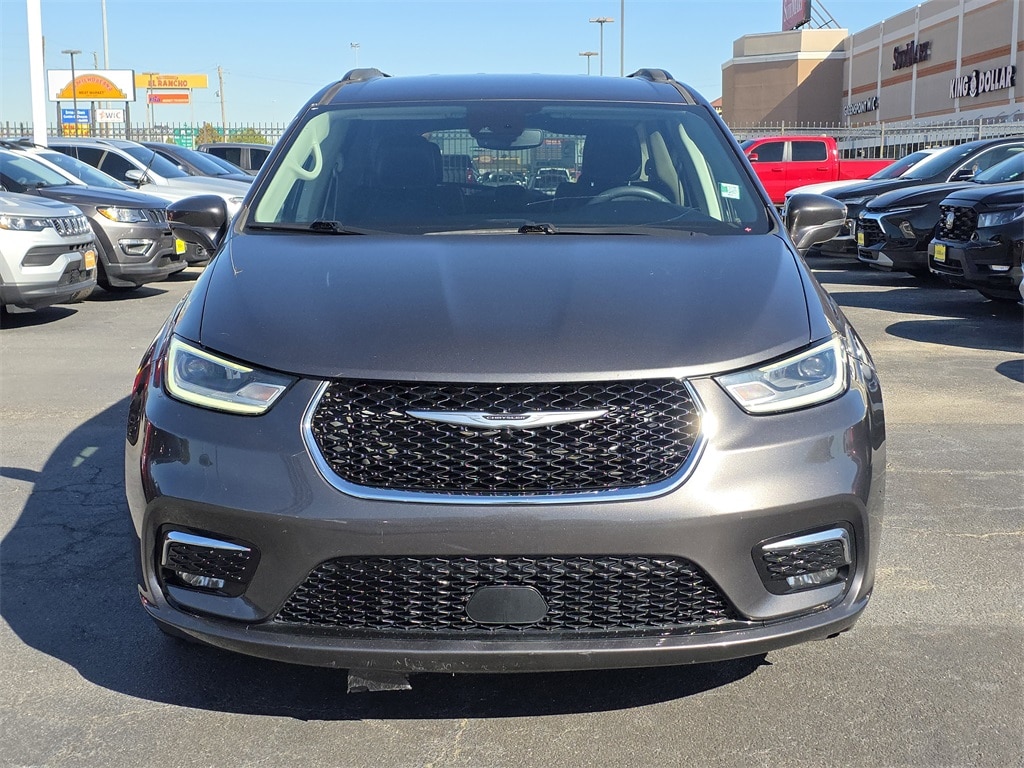 Used 2022 Chrysler Pacifica Touring L Minivan/Van