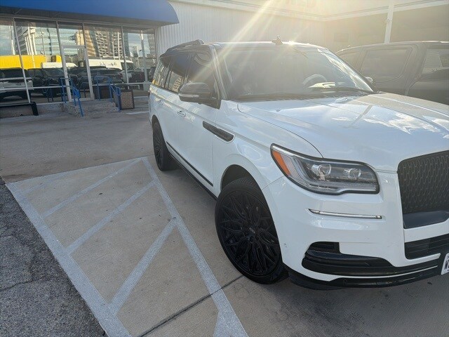 2022 Lincoln Navigator Reserve photo 2