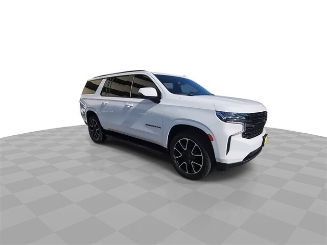 2021 Chevrolet Suburban RST photo 2
